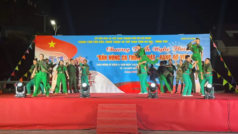 Không khí hào hùng trong đêm nghệ thuật “Bản hùng ca thống nhất - Rạng rỡ Việt Nam”