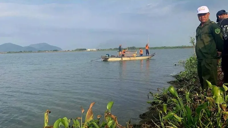 Lực lượng chức năng đang nỗ lực tìm kiếm người mất tích