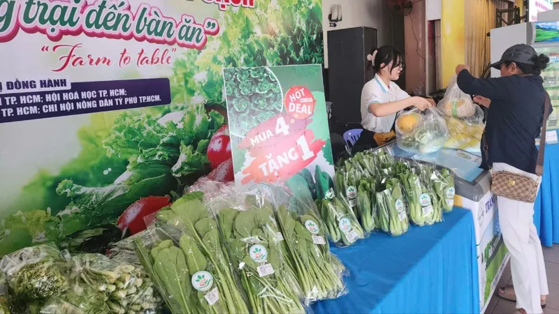 Nông sản địa phương tìm đường lên sàn thương mại điện tử