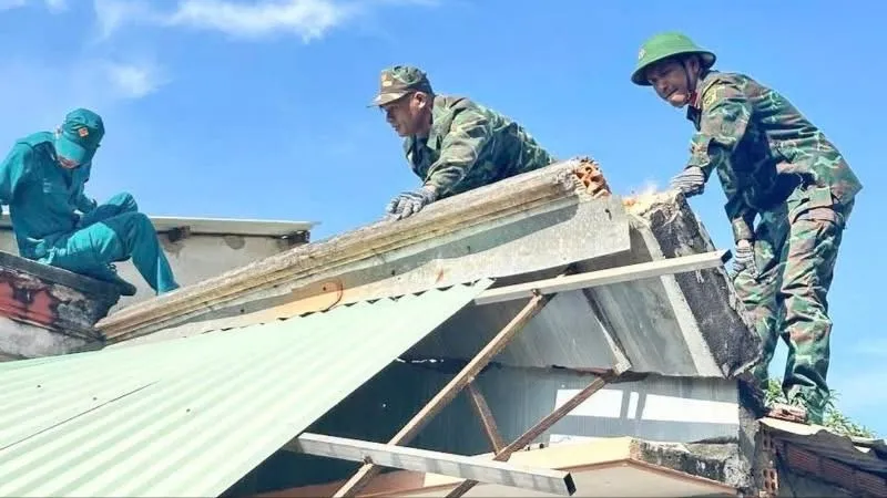 Xã Châu Đức khẩn trương khắc phục hậu quả sau dông lốc 
