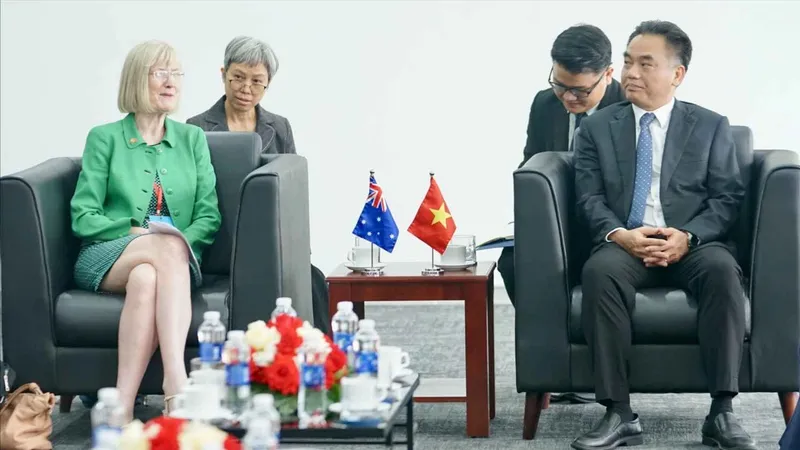 Phó Chủ tịch Thường trực UBND TPHCM Nguyễn Lộc Hà tiếp Đại sứ Đặc mệnh Toàn quyền Australia tại Việt Nam Gillian Bird