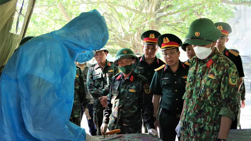 Làm trước công tác lấy mẫu, số hóa thông tin, bàn giao mẫu hài cốt liệt sĩ tại Nghĩa trang liệt sĩ quốc gia Trường Sơn