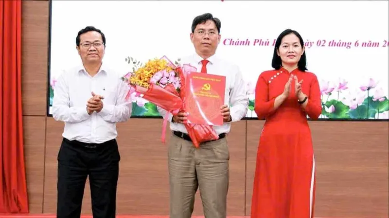 Bổ sung 1 đồng chí tham gia Ban Chấp hành Đảng bộ phường Chánh Phú Hòa