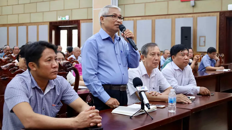 Cử tri tiếp tục kiến nghị giải quyết các vấn đề xã hội - dân sinh