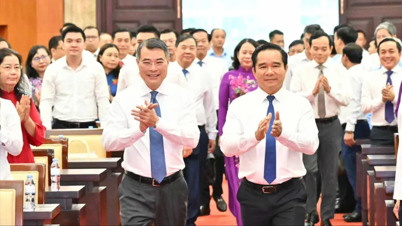 Thủ tướng Lê Minh Hưng phát động phong trào thi đua "Quyết tâm thực hiện thắng lợi mục tiêu tăng trưởng bền vững 2 con số"