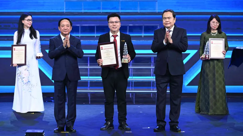 Báo chí phải tiên phong đổi mới để gánh vác trách nhiệm lớn hơn