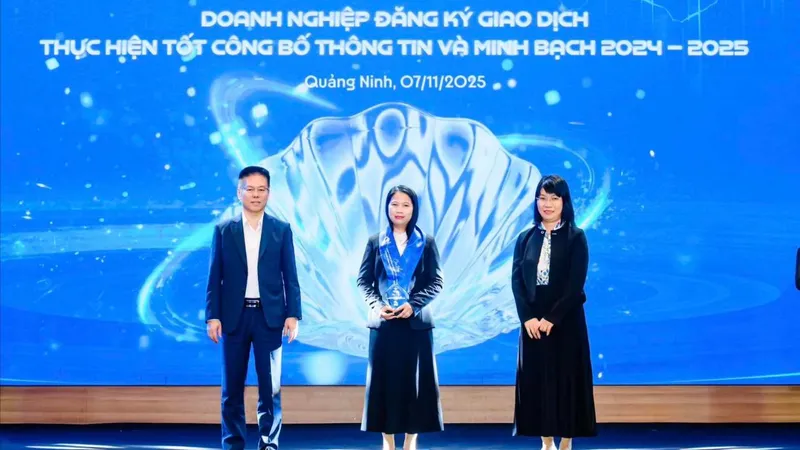 SASCO nhận giải thưởng Top 10 doanh nghiệp đăng ký giao dịch thực hiện tốt công bố thông tin và minh bạch cho kỳ đánh giá 2024 – 2025