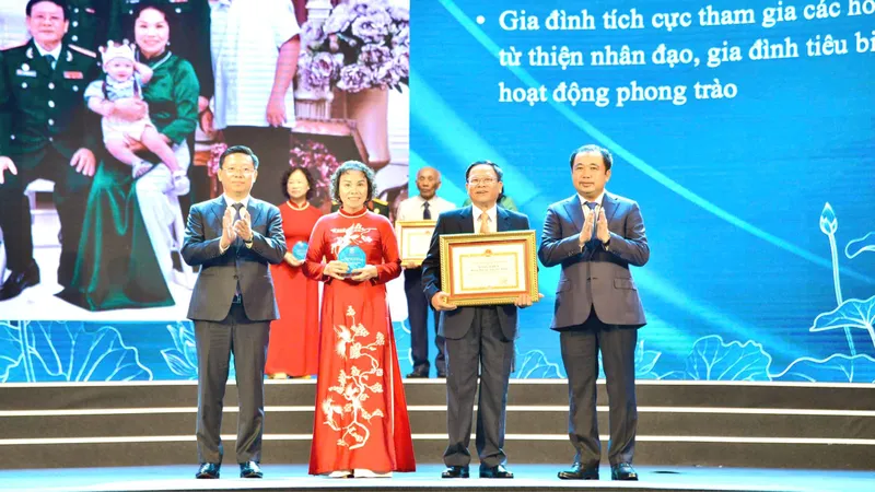 Tuyên dương 126 gia đình văn hóa tiêu biểu Thủ đô năm 2026