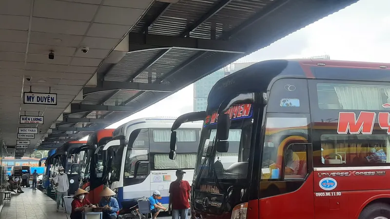 Bến xe, nhà ga thưa thớt khách trong dịp nghỉ lễ
