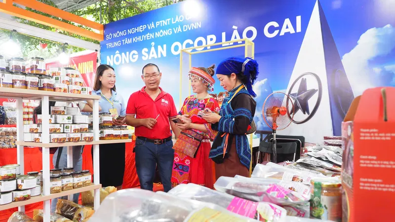 Tuần lễ sản phẩm OCOP 2024 thu hút hơn 300 doanh nghiệp tham gia 