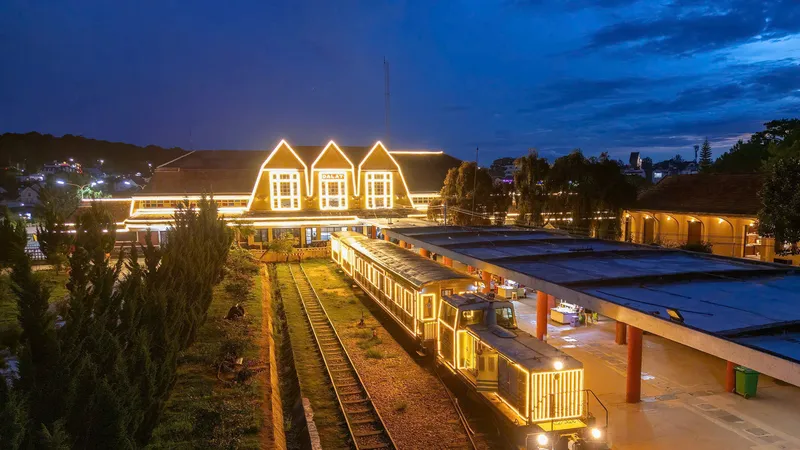 Ga Đà Lạt về đêm
