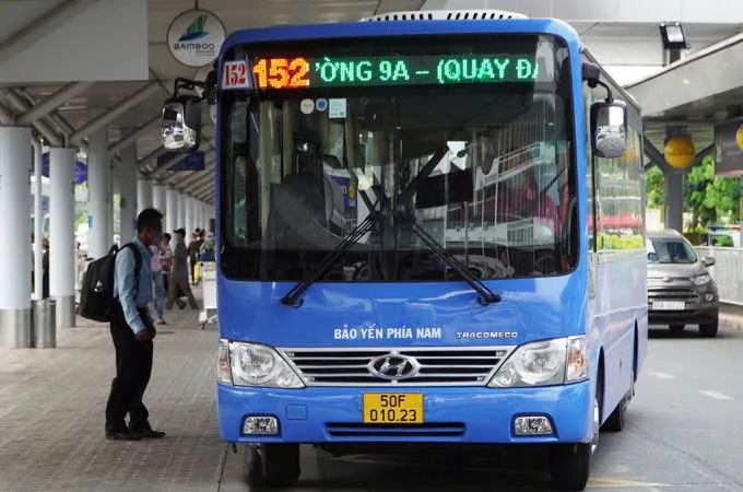 Tăng cường xe buýt kết nối sân bay Tân Sơn Nhất