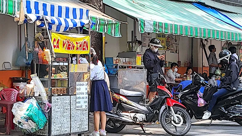 TPHCM sẽ kiểm tra đột xuất cơ sở cung cấp thực phẩm cho người bán hàng rong