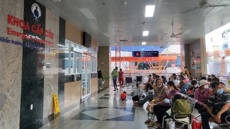 Khoa Cấp cứu, Bệnh viện Nhi đồng 1 TPHCM tiếp nhận bệnh nhi vào ngày 20-9