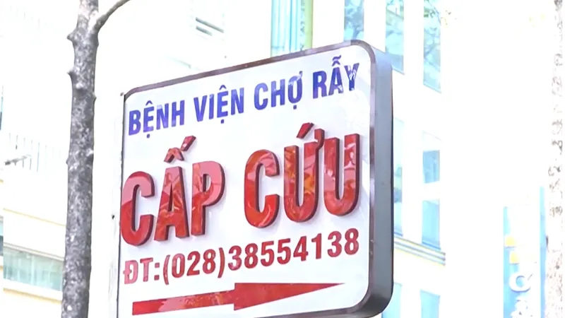 Một phụ nữ cấp cứu tại Bệnh viện Chợ Rẫy sau khi hút mỡ