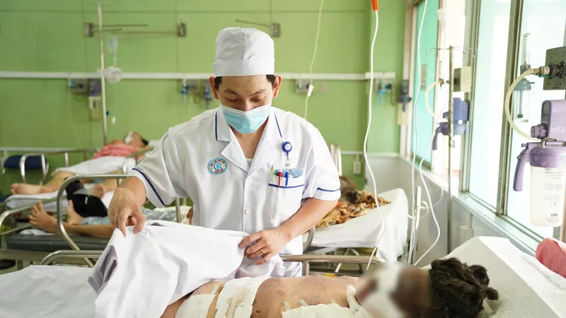 4 thanh thiếu niên mất tay vì pháo tự chế