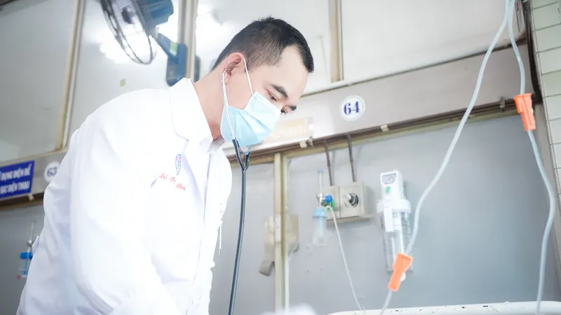 Vụ mưa lớn làm sập tường ở Long An: Phẫu thuật khẩn cấp cho một phụ nữ
