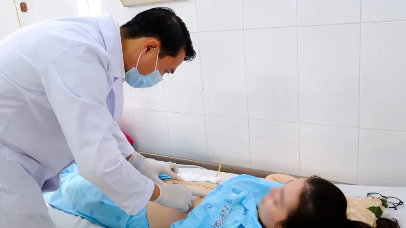 Cô gái phát hiện khối u lớn khi khám sức khỏe tổng quát