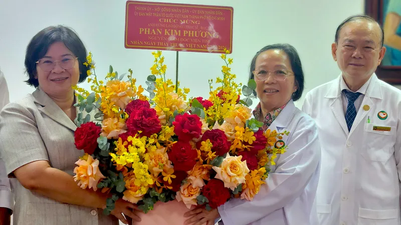 Lãnh đạo TPHCM thăm, tri ân chuyên gia y tế đầu ngành