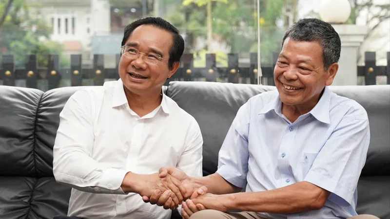 Chủ tịch UBND TPHCM Nguyễn Văn Được thăm, tri ân thầy thuốc lão thành