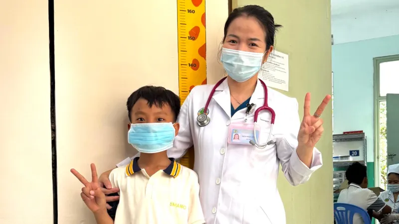 Cứu sống bé trai ở TPHCM mắc bệnh não mô cầu