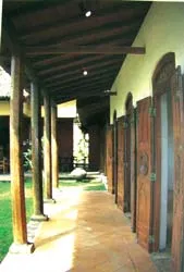 Nhà thở nhờ cửa