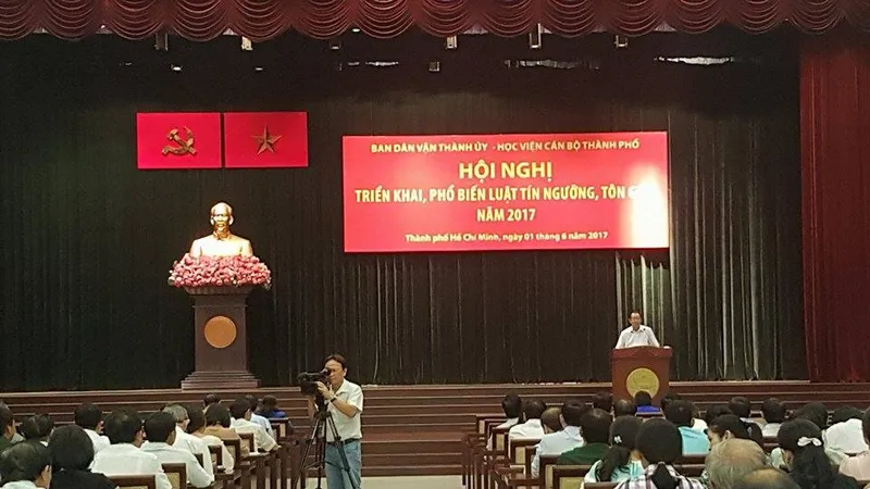 Ông Huỳnh Thành Lập phổ biến những nét lớn của Luật Tín ngưỡng, tôn giáo năm 2017