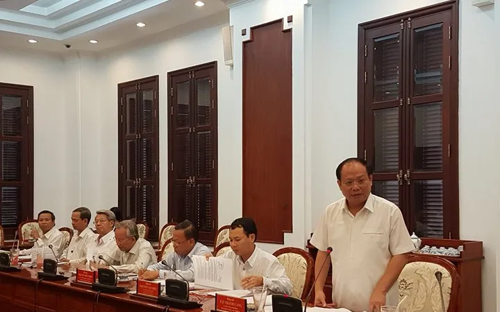 Phó Bí thư Thường trực Thành ủy Tất Thành Cang phát biểu tại cuộc làm việc
