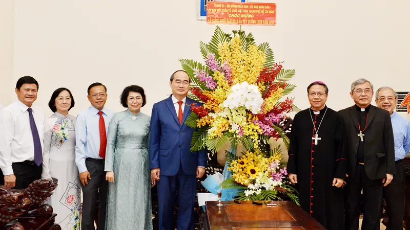 Lãnh đạo TPHCM chúc mừng Giáng sinh Tòa Tổng Giám mục Tổng Giáo phận TPHCM 