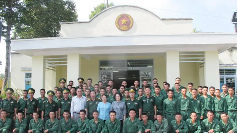  Đoàn lãnh đạo TPHCM thăm, động viên chiến sĩ mới tại Tây Ninh 