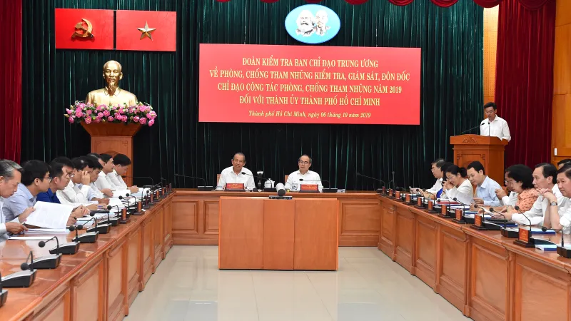 Đoàn kiểm tra Ban chỉ đạo Trung ương làm việc với Thành uỷ TPHCM. Ảnh: VIỆT DŨNG