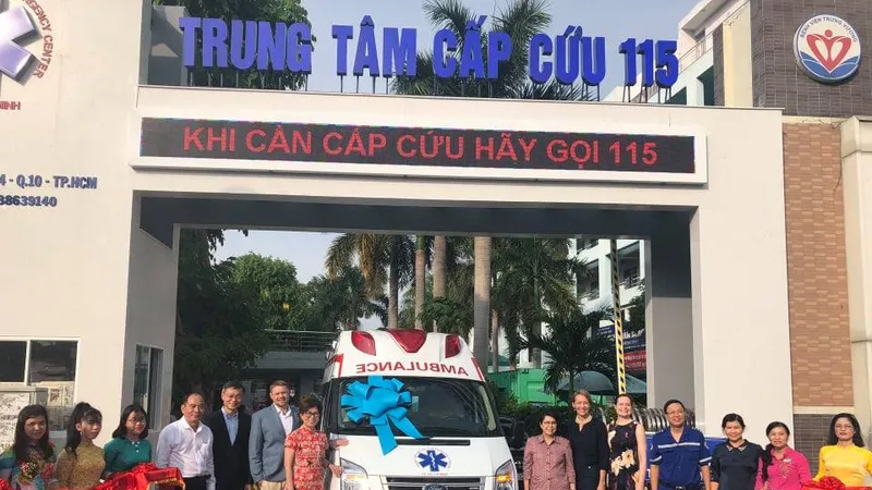 Bàn giao xe cứu thương và thiết bị y tế cho Trung tâm Cấp cứu 115 TPHCM