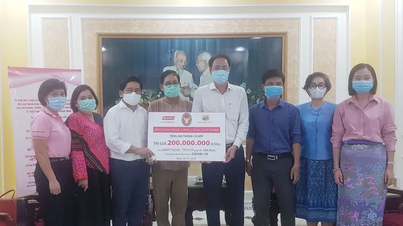 Tổng Lãnh sự quán Thái Lan và các doanh nghiệp Thái Lan đang làm ăn, sinh sống tại TPHCM muốn được chia sẻ, đóng góp một phần vật lực, tài lực hỗ trợ các lực lượng tham gia phòng, chống dịch Covid-19 