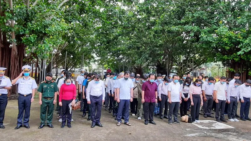 Dâng hương tưởng niệm các anh hùng, liệt sĩ, đồng bào ngã xuống trên vùng biển Tây Nam