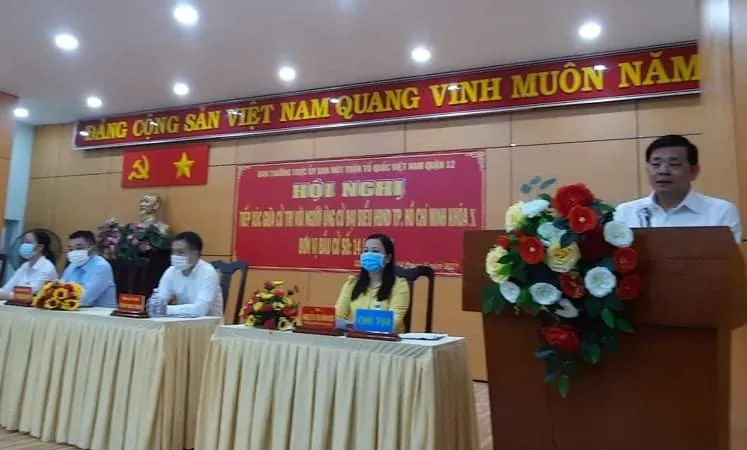 Ứng cử viên Nguyễn Toàn Thắng trình bày chương trình hành động với cử tri phường Đông Hưng Thuận (quận 12)