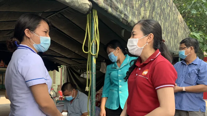 Ủy ban MTTQ Việt Nam TPHCM thăm, động viên các chốt trạm phòng, chống dịch Covid-19 