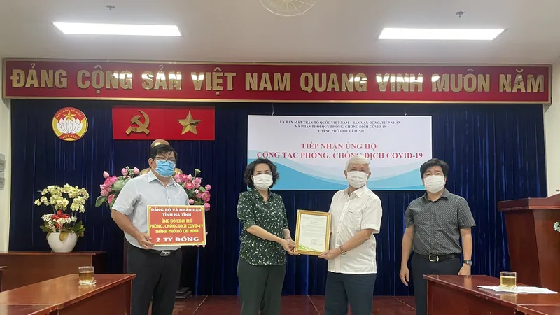 Tỉnh Hà Tĩnh hỗ trợ TPHCM 2 tỷ đồng phòng, chống dịch Covid-19