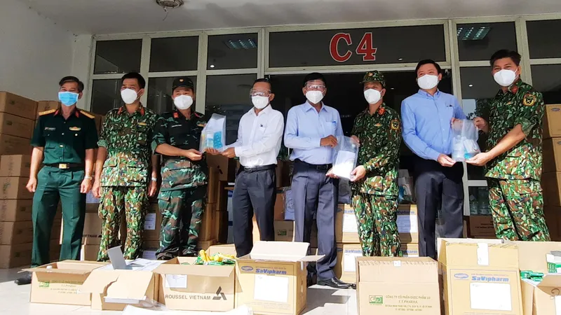 Lãnh đạo TPHCM ghi nhận, đánh giá cao sự đóng góp của lực lượng tuyến đầu phòng, chống dịch Covid-19 