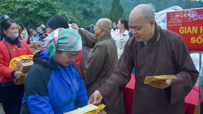 “Tết yêu thương” đến với hàng ngàn hộ nghèo, gia đình chính sách vùng núi cao biên giới 