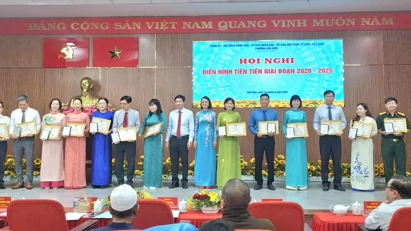 Các tập thể và cá nhân điển hình tiên tiến trong phong trào thi đua giai đoạn 2020-2025
