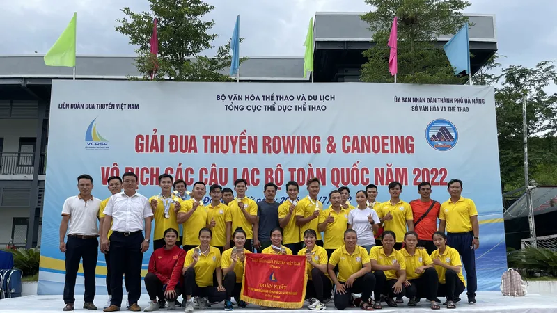 Đội tuyển canoeing TPHCM giành vị trí nhất toàn đoàn tại giải vô địch các CLB toàn quốc năm 2022