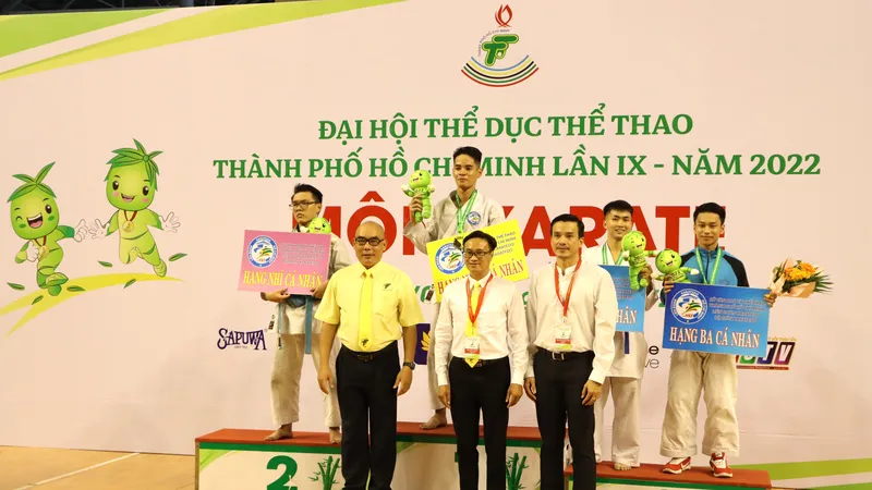Các đơn vị quận, huyện đã có chuẩn bị kỹ lưỡng về lực lượng VĐV, chiến thuật cụ thể khi tham dự giải. Ảnh: NGUYỄN ANH