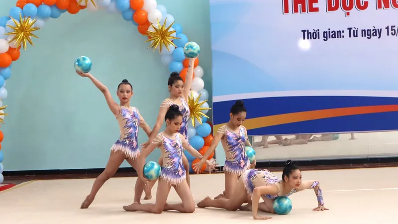 Bài nhóm 5 người của đơn vị TPHCM gây ấn tượng tại giải đấu. Ảnh: NGUYỄN ANH