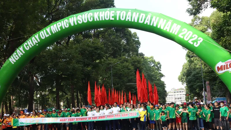 Gần 7.000 người tham dự Ngày chạy Olympic vì sức khỏe toàn dân 2023 tại khu vực trung tâm TPHCM. Ảnh: THANH TÙNG