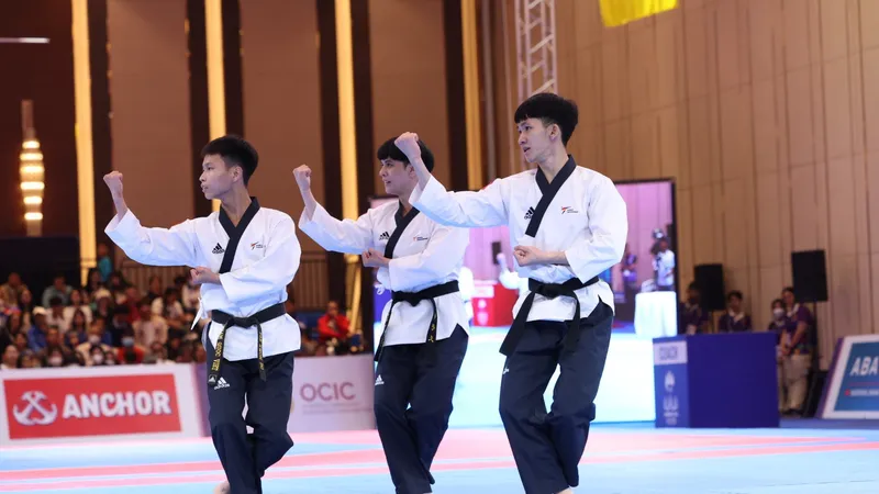 Võ sĩ TPHCM góp công vào chiến thắng của nội dung quyền tiêu chuẩn đồng đội nam