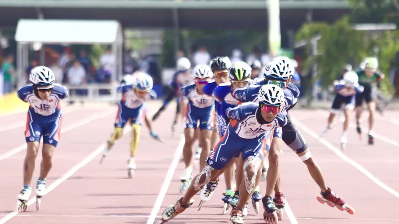 Roller sports thu hút đông đảo giới trẻ tham gia tập luyện