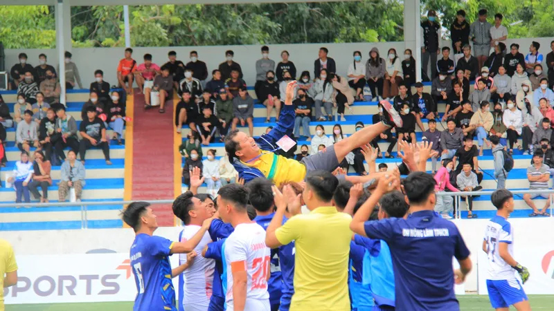 Đại học Nông Lâm TPHCM giành suất vào bán kết