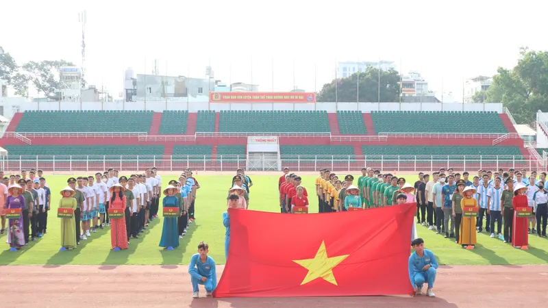 Khai mạc giải Điền kinh Công an TPHCM 2024 diễn ra vào sáng 13-5. Ảnh: THANH TÙNG 