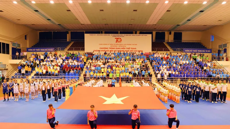 Chương trình giao hữu thể thao giữa các đội tuyển Hà Nội và TPHCM 