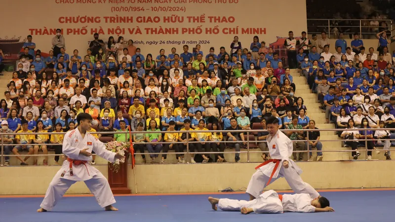 Giao hữu thể thao Hà Nội và TPHCM